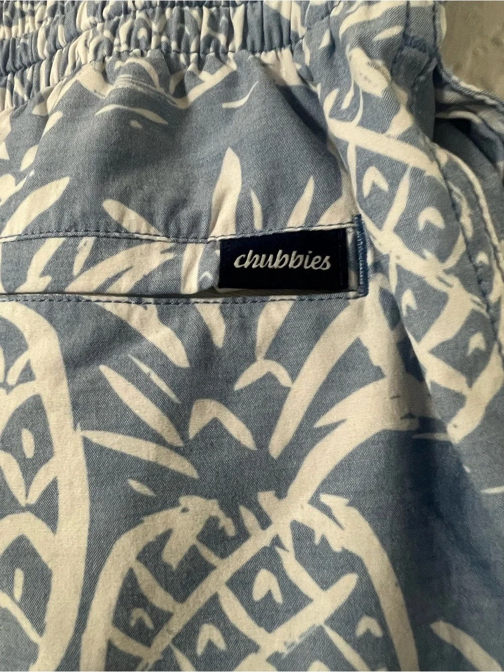 chubbies bring tropical